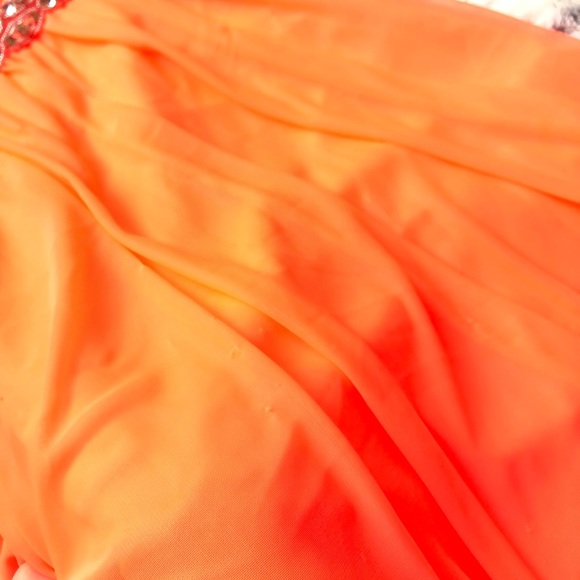 Dress - Picture 5 of 8